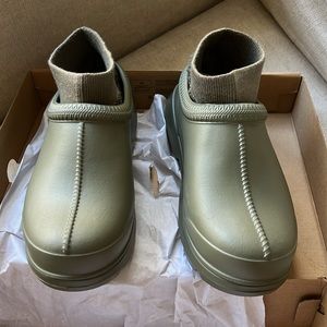 New Ugg Tasman Rain Clog with Sock